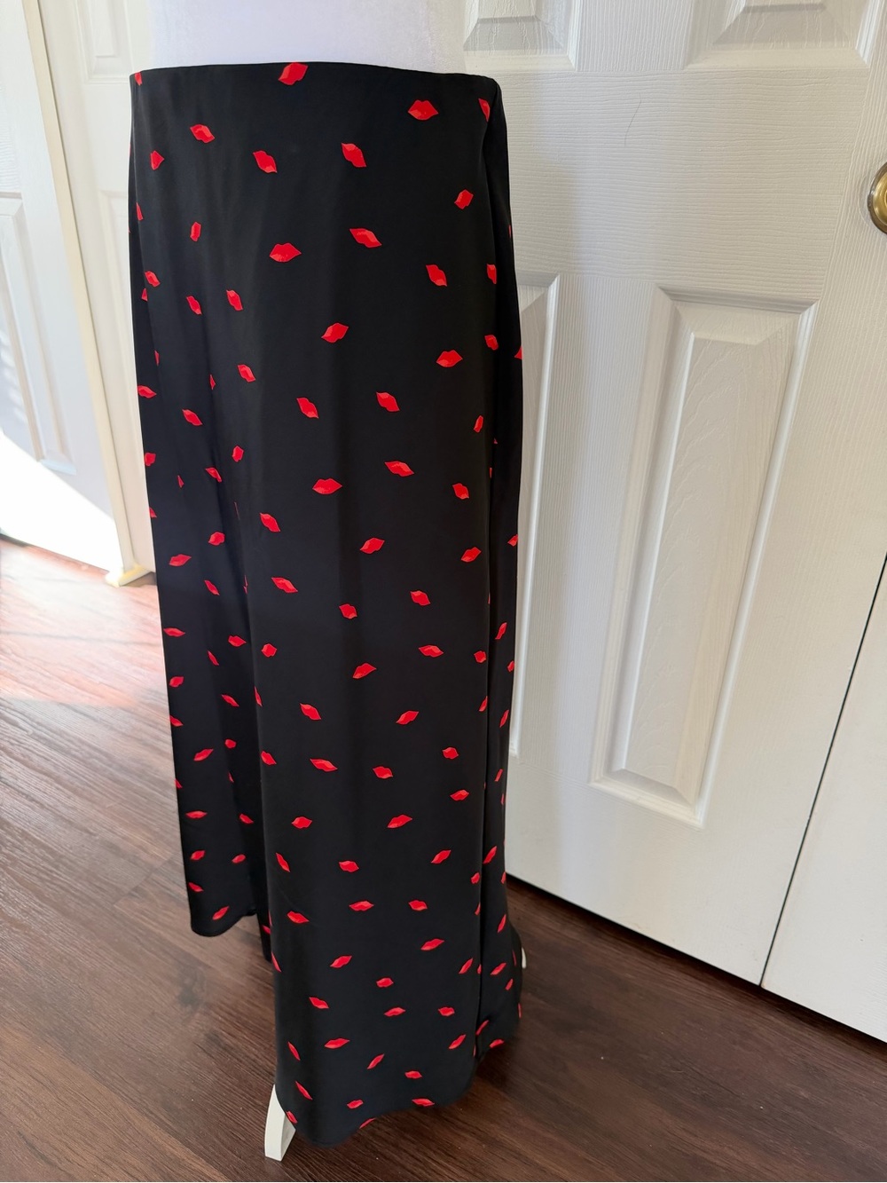 a new day Black Wide-Leg Pants with Red Lip Print